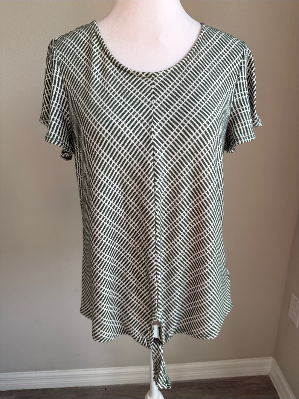 Retrology women’s short sleeve knit top